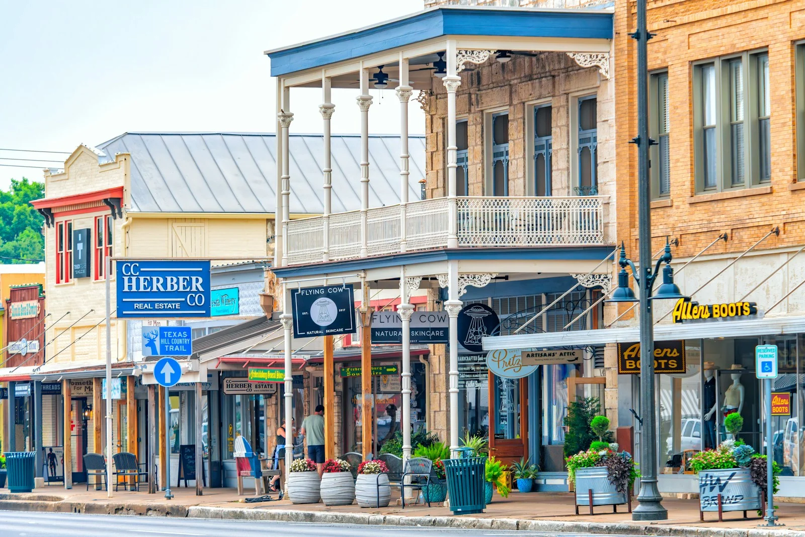 TNS : Historic storefronts line a charming small-town street